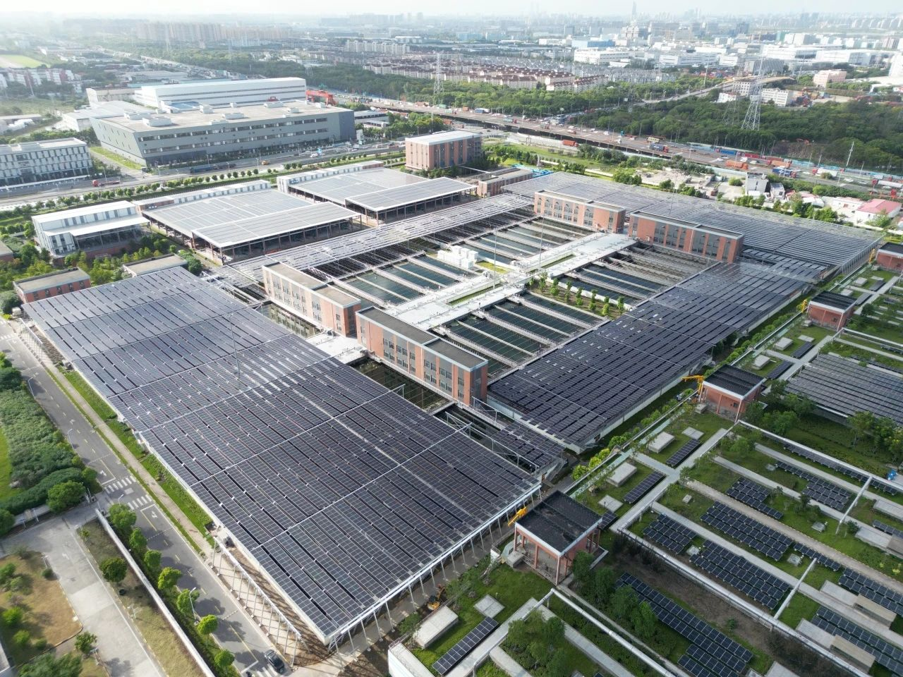 光伏賦能 城投水務(wù)繪就高質(zhì)量發(fā)展亮麗底色